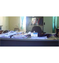 Phòng giao dịch một cửa "tịnh" không một bóng người ...Và Phòng chủ tịch xã vắng hoe do chủ nhân bỏ giờ làm đi... uống nước... tiếp khách ! (ảnh chụp lúc 10h 15 phút ngày 10/9/2012)