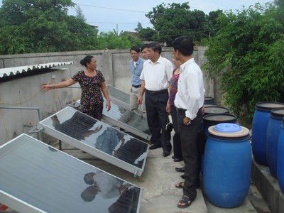 Mô hình "Nghiên cứu rút ngắn thời gian chế biến nước mắm bằng hệ thống cấp nhiệt sử dụng năng lượng mặt trời" triển khai ở Kỳ Anh cho hiệu quả cao. Ảnh: khcnhatinh.gov.vn