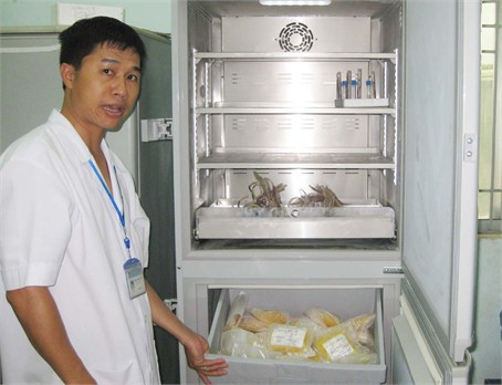 ủ đựng hồng cầu khối và huyết tương đông lạnh của Bệnh viện đa khoa huyện Kỳ Anh