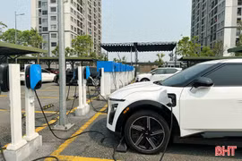 Thúc đẩy trạm sạc xe điện: Khi “xanh” phải đi đôi với an toàn