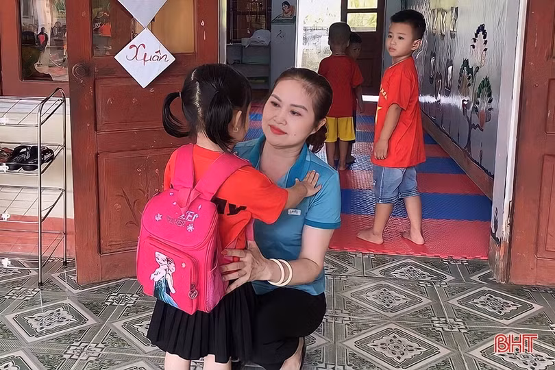 “Người mẹ thứ hai” trong ngôi trường hạnh phúc ở Hà Tĩnh