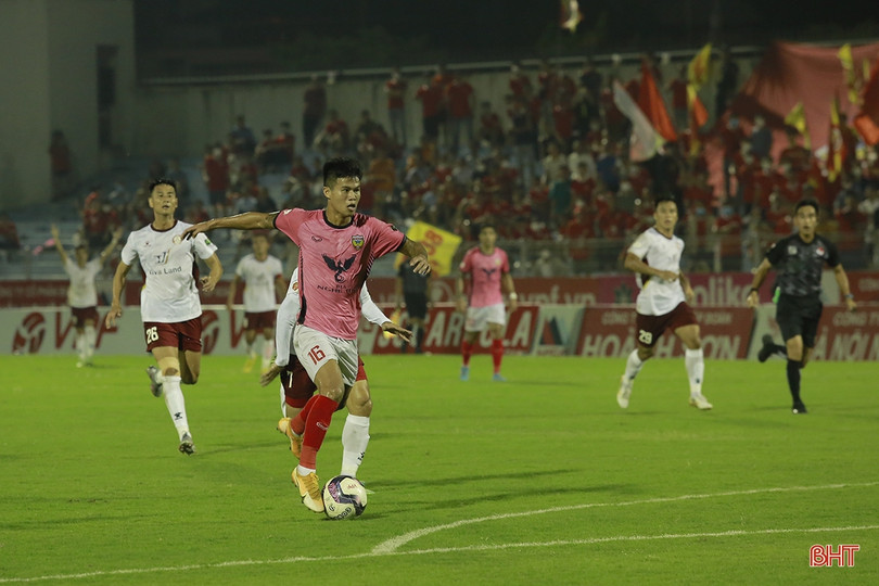 Hồng Lĩnh Hà Tĩnh vẫn chưa tạo ra bước ngoặt trong cuộc đua trụ hạng