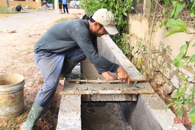 Đẩy nhanh thi công tuyến đường 23 tỷ đồng ở xã phấn đấu đạt chuẩn NTM nâng cao