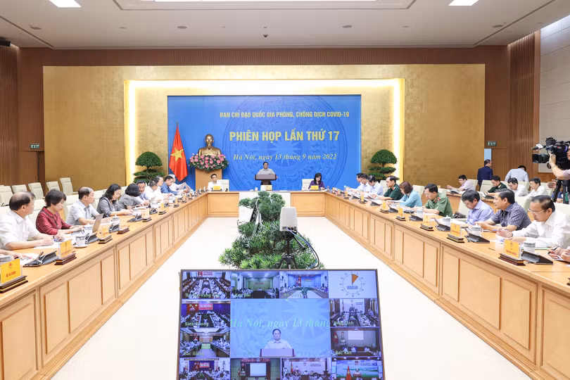 Thủ tướng yêu cầu thấm nhuần “bài học xương máu” về tiêm vaccine, sớm khắc phục bằng được tình trạng thiếu thuốc