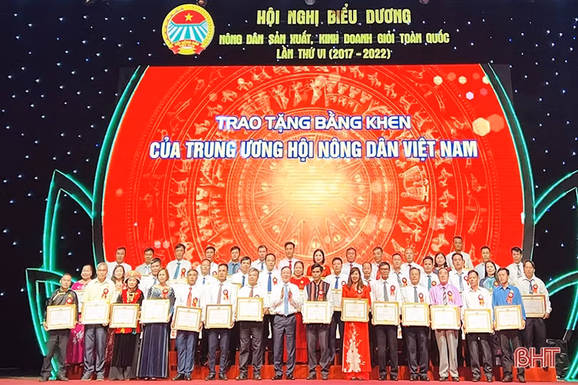 Hà Tĩnh có 5 cá nhân được Trung ương Hội Nông dân Việt Nam tặng bằng khen