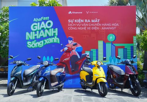 VinFast hợp tác Ahamove ra mắt dịch vụ vận chuyển hàng hóa AhaFast
