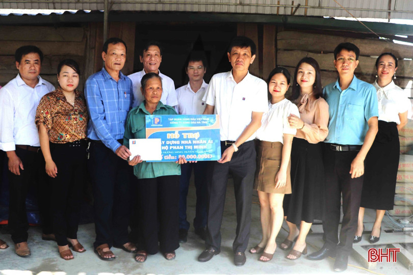 Hỗ trợ xây dựng 2 nhà nhân ái ở Vũ Quang