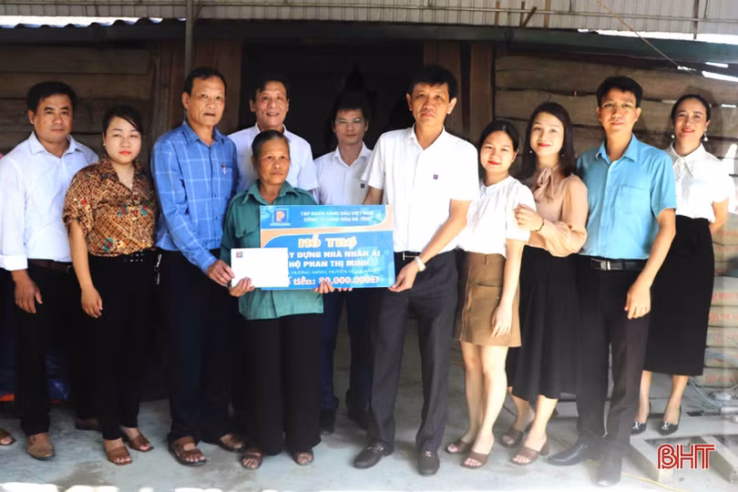 Hỗ trợ xây dựng 2 nhà nhân ái ở Vũ Quang