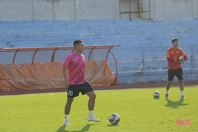 Hồng Lĩnh Hà Tĩnh quyết tâm giành chiến thắng trong “trận cầu 6 điểm” với CLB TP Hồ Chí Minh