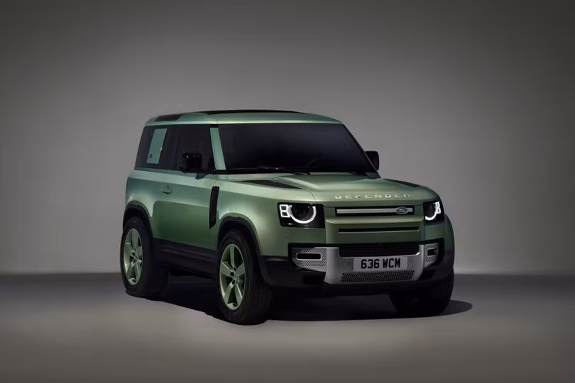 Land Rover Defender đặc biệt có giá khởi điểm gần 100.000 USD