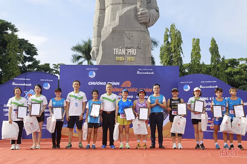 Gần 3.000 ĐVTN Hà Tĩnh tham gia chương trình Những bước chân vì cộng đồng”