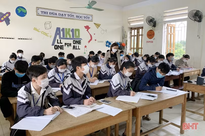 Lớp học vùng rốn lũ Hà Tĩnh có 100% em trúng tuyển nguyện vọng 1 vào đại học