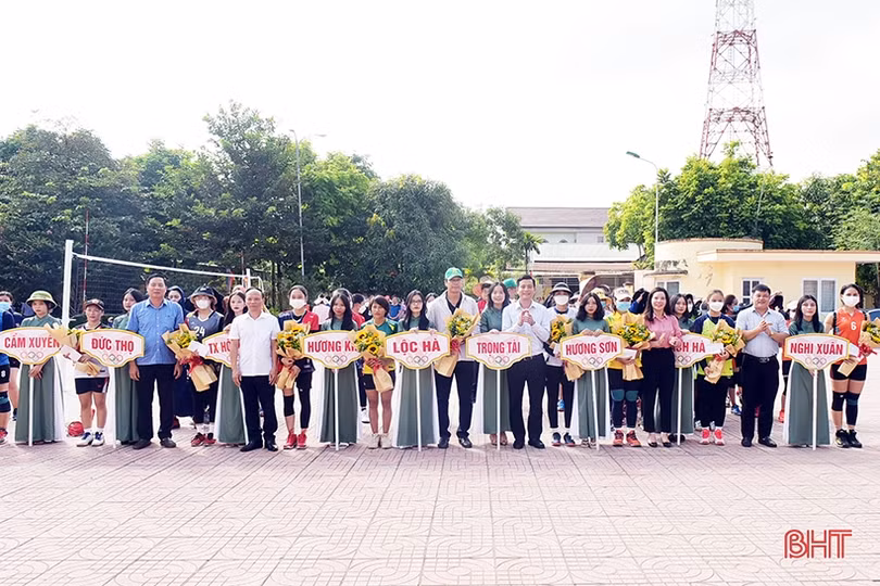 11 đội tranh tài Giải Bóng chuyền nữ Đại hội TDTT Hà Tĩnh