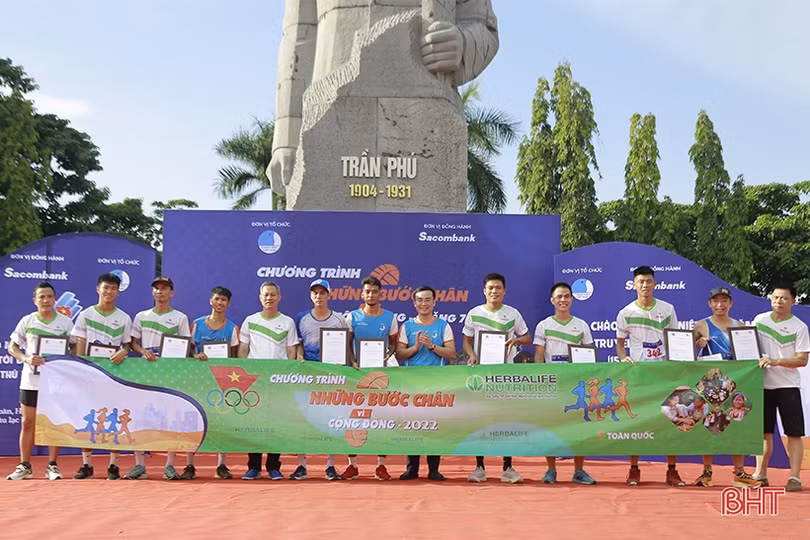 Gần 3.000 ĐVTN Hà Tĩnh tham gia chương trình Những bước chân vì cộng đồng”