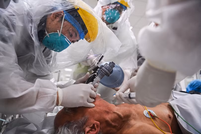 Xây dựng chính sách thu hút nhân viên y tế vào bệnh viện công