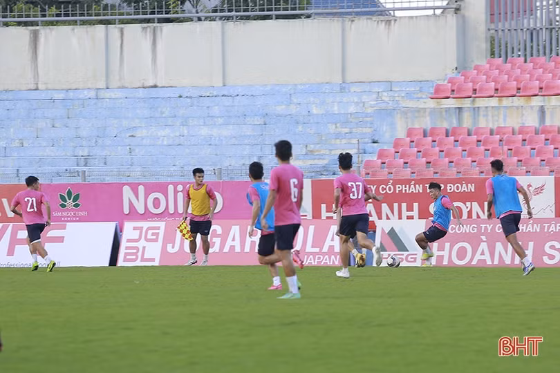 Hồng Lĩnh Hà Tĩnh quyết tâm giành chiến thắng trong “trận cầu 6 điểm” với CLB TP Hồ Chí Minh