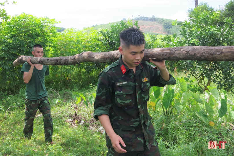 40 cán bộ, chiến sỹ Trung đoàn 841 giúp xã Hương Lâm xây dựng nông thôn mới