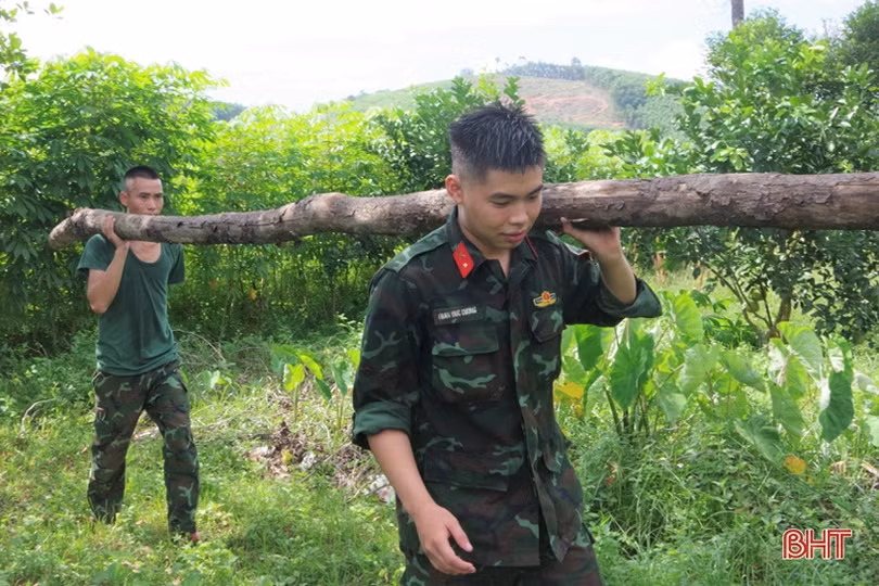 40 cán bộ, chiến sỹ Trung đoàn 841 giúp xã Hương Lâm xây dựng nông thôn mới