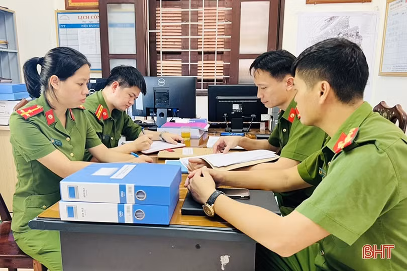 Cảnh sát PCCC Công an Hà Tĩnh kiểm tra hoạt động kinh doanh dịch vụ karaoke ở Đức Thọ