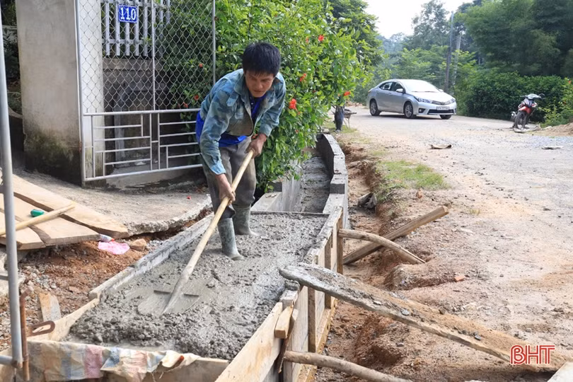 Đẩy nhanh thi công tuyến đường 23 tỷ đồng ở xã phấn đấu đạt chuẩn NTM nâng cao