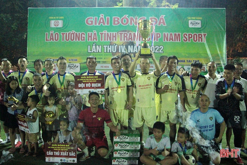 FC New Focus vô địch Giải Bóng đá lão tướng Hà Tĩnh tranh cúp Nam Sport
