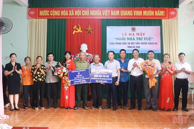 Ra mắt nhà văn hóa cộng đồng - ngôi nhà trí tuệ tại xã Việt Tiến