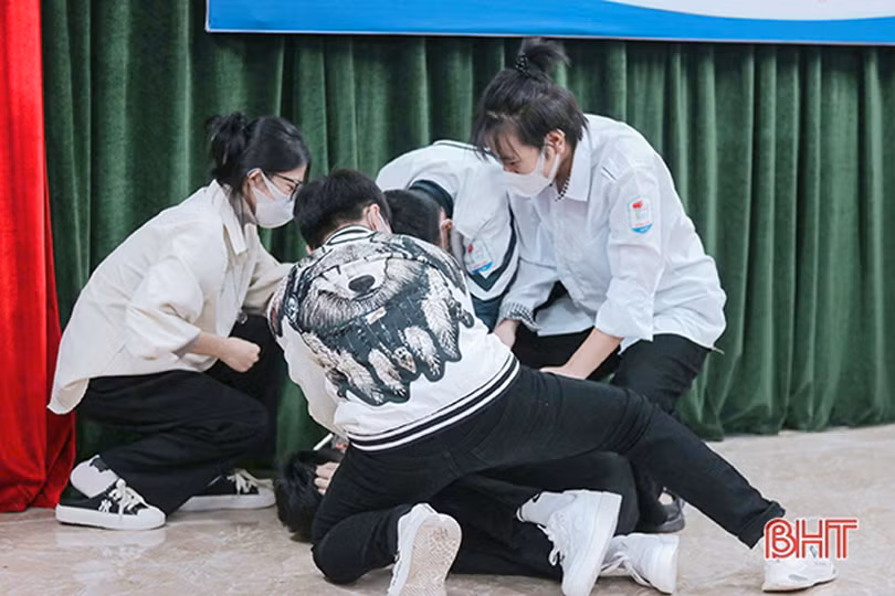 Làm gì để ngăn chặn nạn bạo lực học đường ở Hà Tĩnh?!