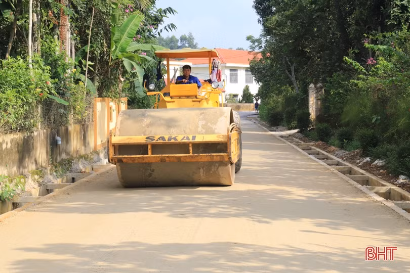 Đẩy nhanh thi công tuyến đường 23 tỷ đồng ở xã phấn đấu đạt chuẩn NTM nâng cao