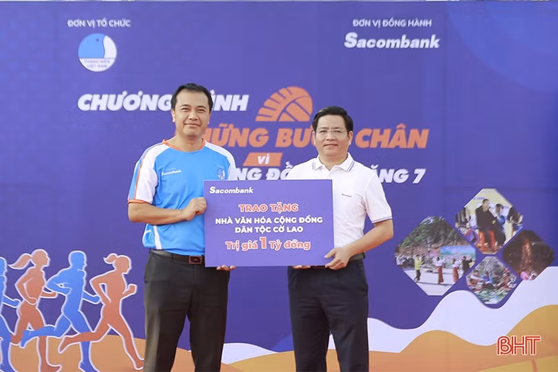 Gần 3.000 ĐVTN Hà Tĩnh tham gia chương trình Những bước chân vì cộng đồng”