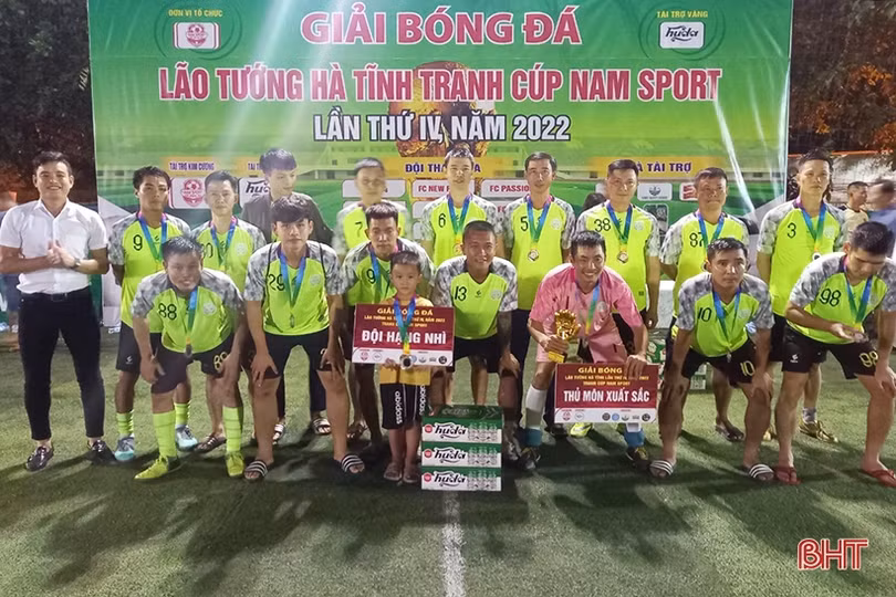 FC New Focus vô địch Giải Bóng đá lão tướng Hà Tĩnh tranh cúp Nam Sport