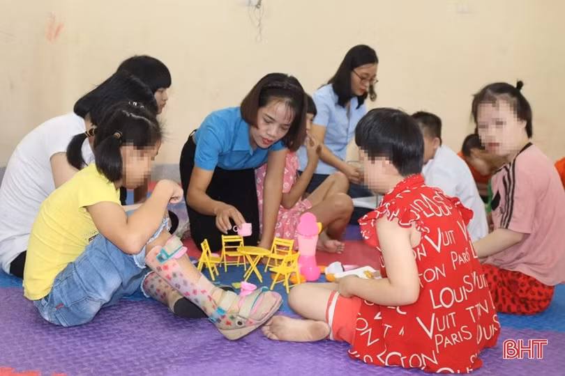 “Người mẹ thứ hai” trong ngôi trường hạnh phúc ở Hà Tĩnh