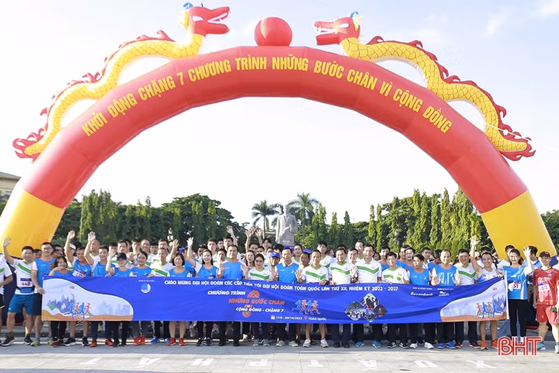 Gần 3.000 ĐVTN Hà Tĩnh tham gia chương trình Những bước chân vì cộng đồng”