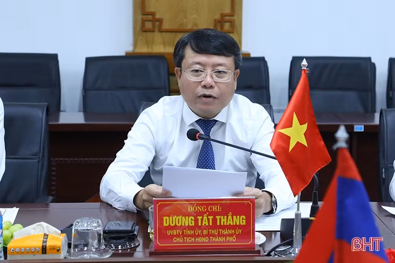 Tiếp tục vun đắp mối quan hệ hữu nghị giữa TP Hà Tĩnh và huyện Pạc Xăn