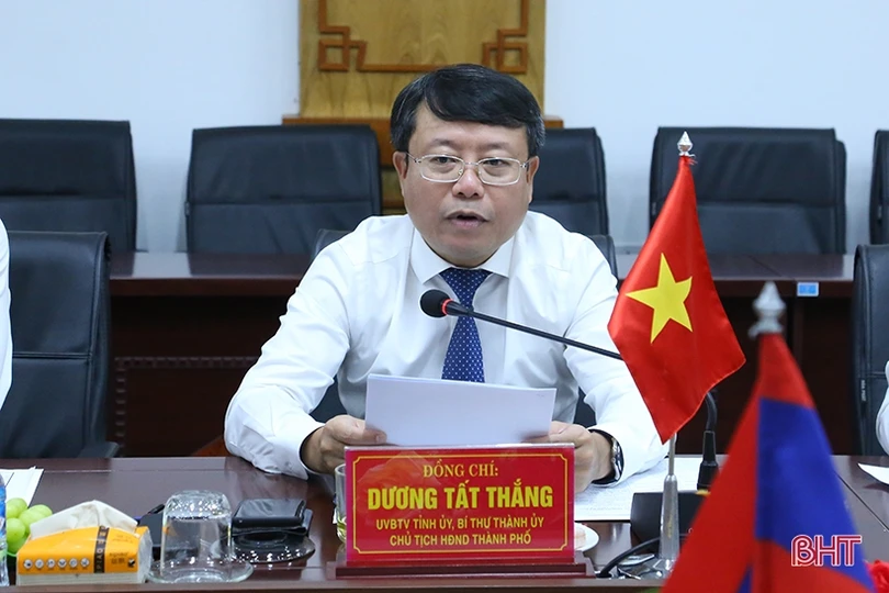 Tiếp tục vun đắp mối quan hệ hữu nghị giữa TP Hà Tĩnh và huyện Pạc Xăn