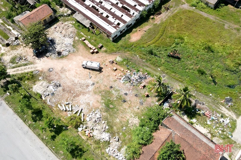 Khẩn trương xử lý điểm tập kết rác trái quy định sau phản ánh của Báo Hà Tĩnh