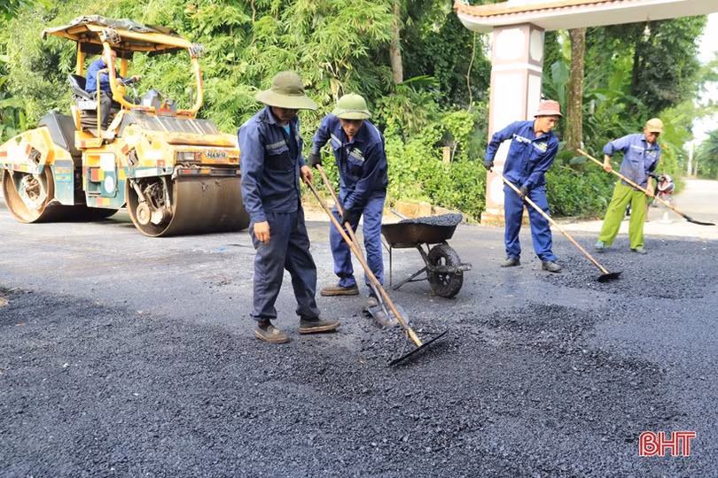 Đẩy nhanh thi công tuyến đường 23 tỷ đồng ở xã phấn đấu đạt chuẩn NTM nâng cao