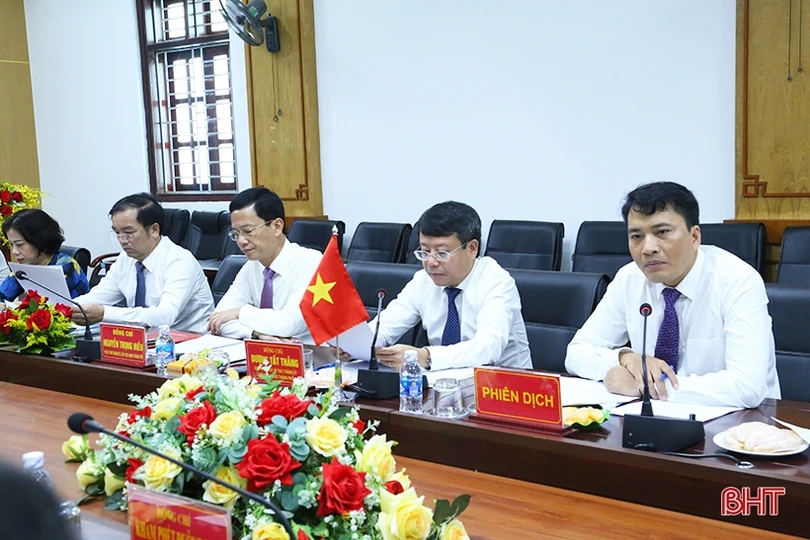 Tiếp tục vun đắp mối quan hệ hữu nghị giữa TP Hà Tĩnh và huyện Pạc Xăn