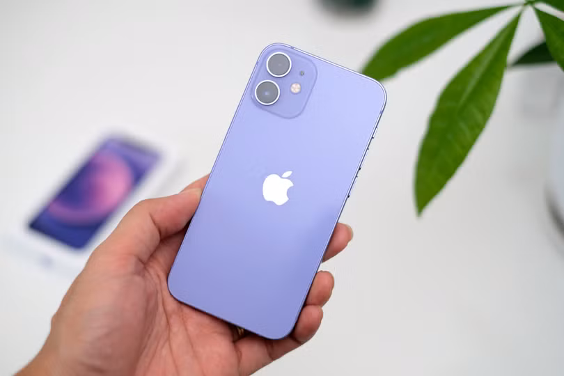 Điện thoại Apple và Samsung đồng loạt giảm giá