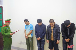 Khởi tố 4 đối tượng sát phạt nhau bằng tiền tại xã Cẩm Bình