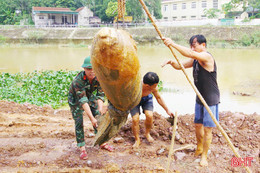 Trục vớt thành công quả bom nặng trên 250kg 