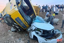 Khởi tố tài xế gây tai nạn giao thông nghiêm trọng tại xã Cẩm Xuyên