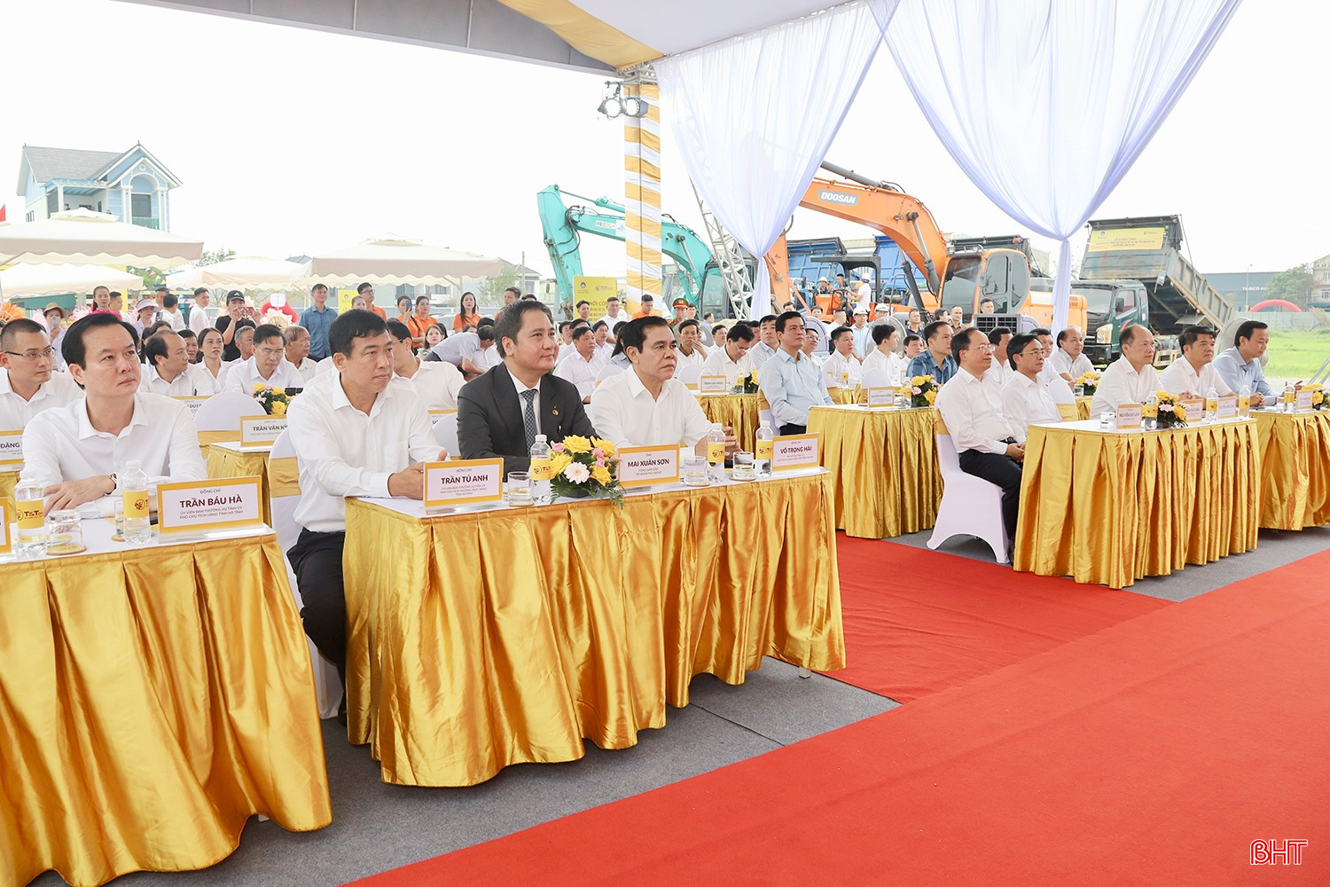 Đại biểu tham dự lễ khởi công. bqbht_br_img-5202-copy.jpg