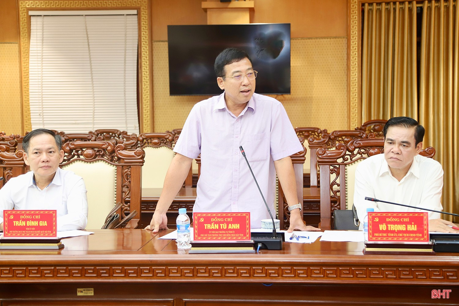 Phó Chủ tịch Thường trực HĐND tỉnh Trần Tú Anh cho ý kiến tại buổi làm việc. bqbht_br_img-5361-2-copy.jpg