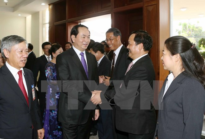 chu tich nuoc tham su quan va gap cong dong nguoi viet o lao