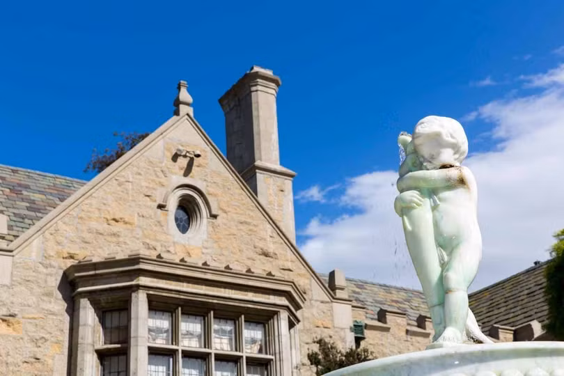 ong chu tap chi playboy chinh thuc ban dinh thu tho