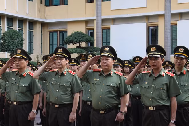 toan luc luong cand da su dung trang phuc xuan he cai tien