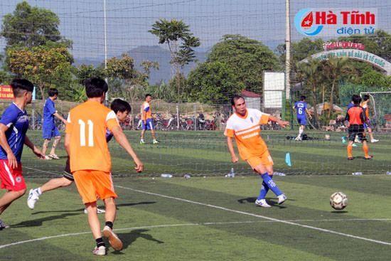 khai mac giai bong da cup hoi nha bao ha tinh lan thu 3