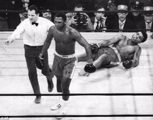 huyen thoai dam boc muhammad ali su vi dai den tu nhung con so