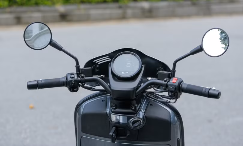 Vespa GTV 300 HPE - xe ga phong cách cổ điển giá 159,8 triệu đồng