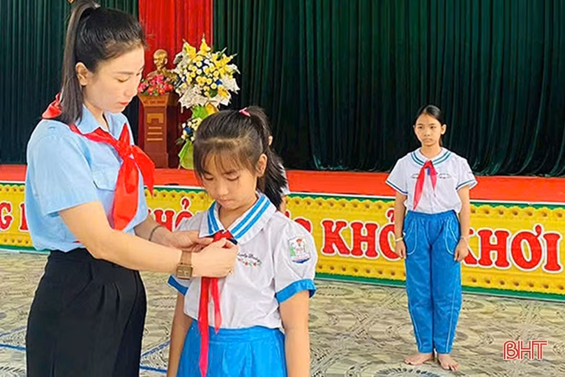 Cô tổng phụ trách đội giàu nhiệt huyết và sáng tạo